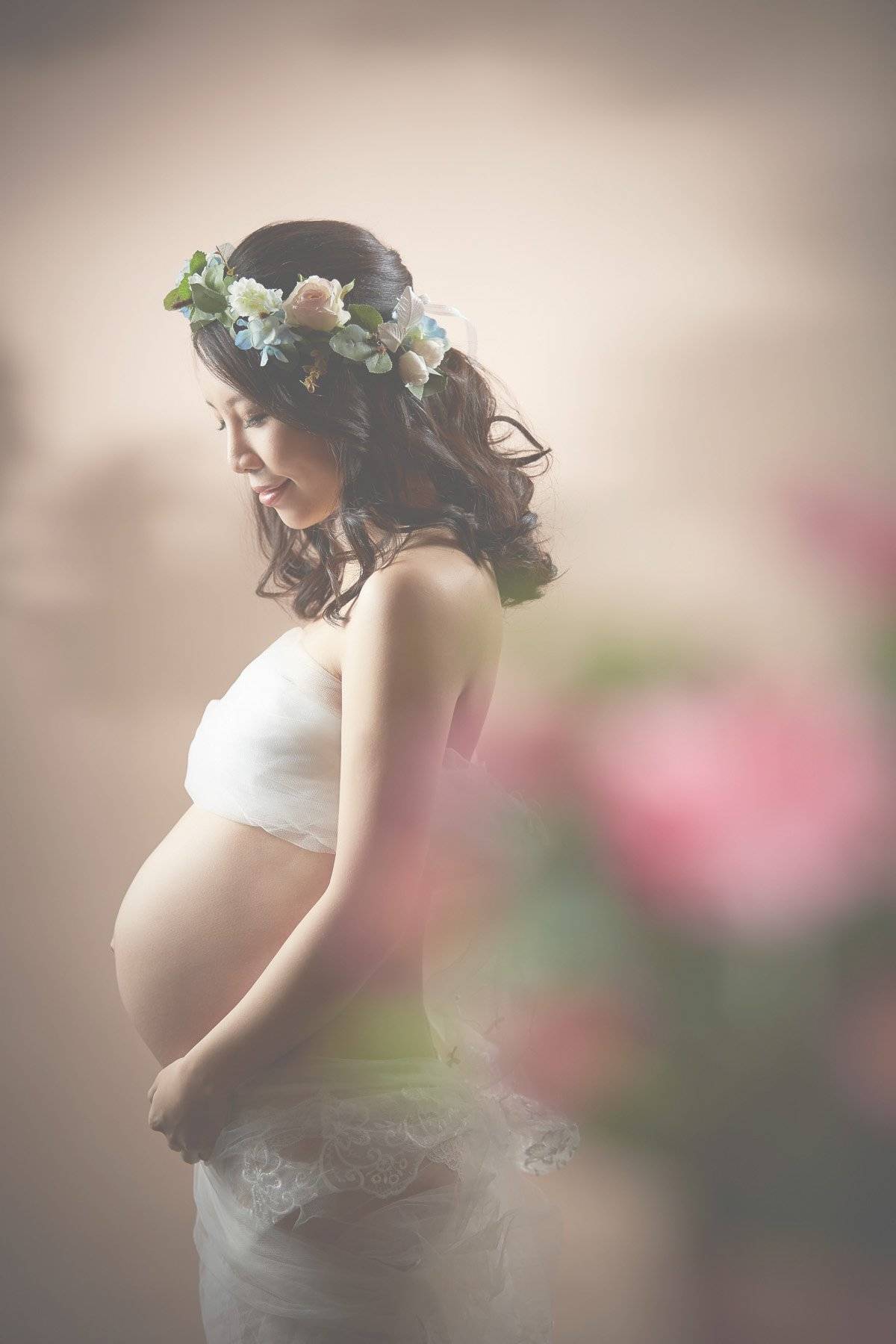 Baby Bump Painting and Pregnancy Photos Promotion